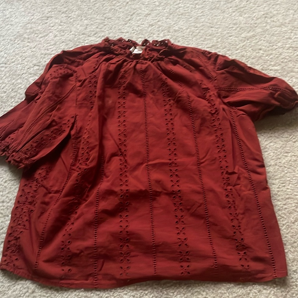 Cute top can be worn professionally or casual